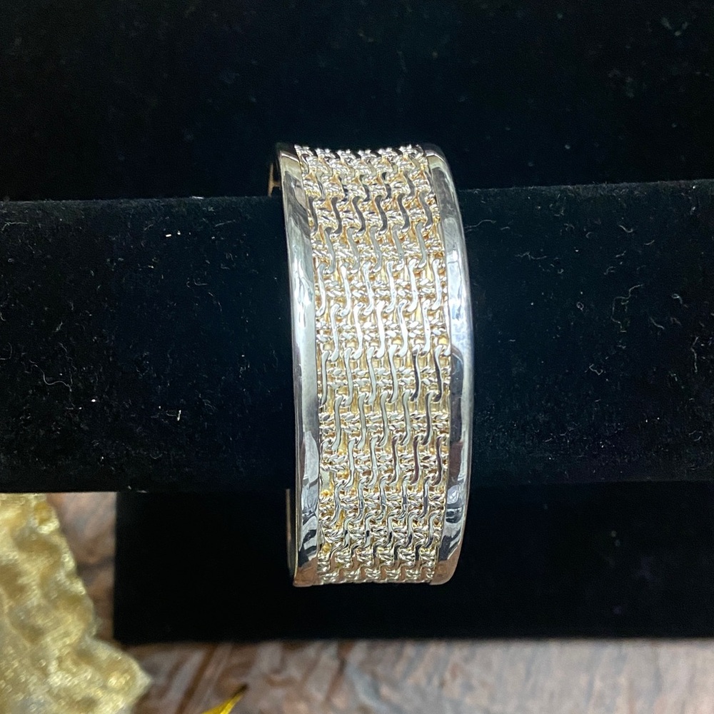Elegant Silver Women's Bracelet